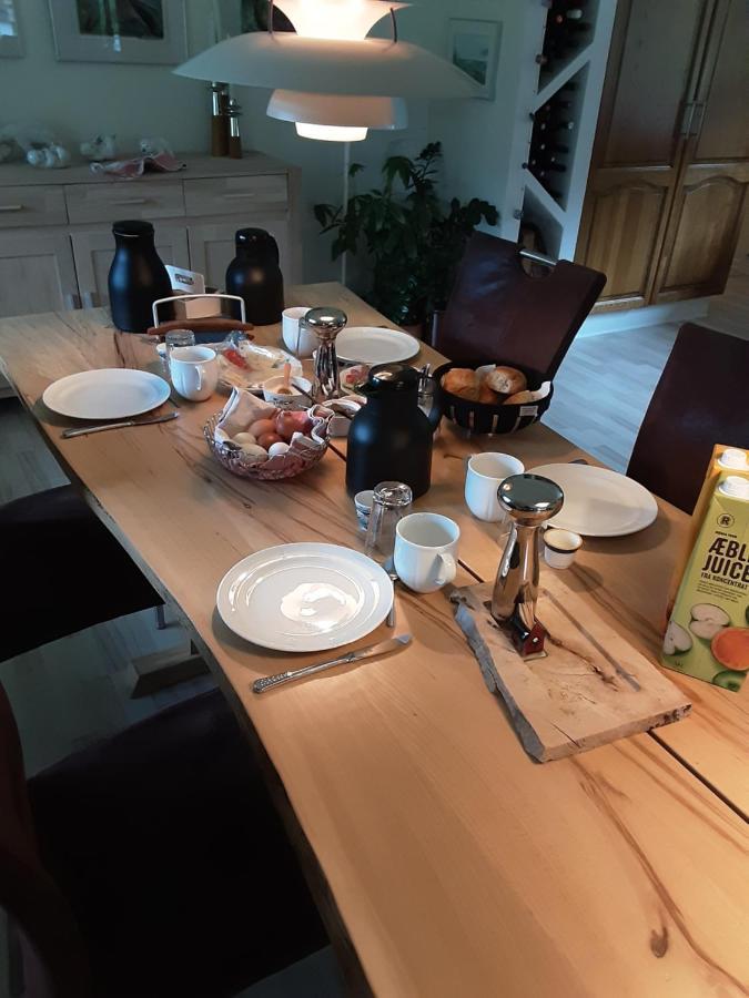 Tjørnely Bed and Breakfast Ostervra Eksteriør billede